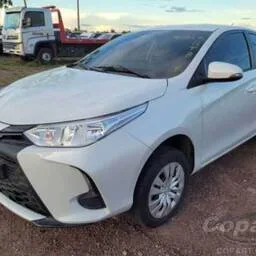SUCATA Toyota Yaris Sedán 2023 1.5 Xl 16v Cvt 4p PARA RETIRADA DE PEÇAS